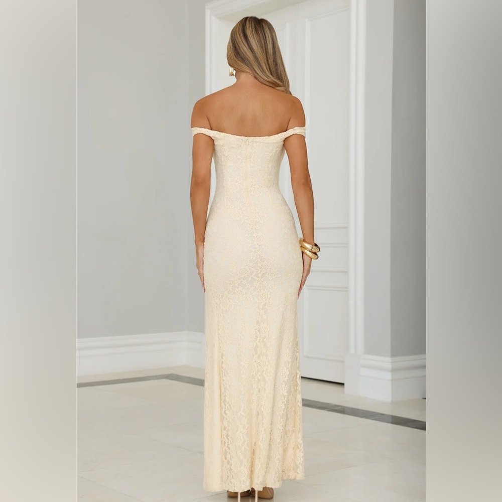 Off-Shoulder Light Yellow Lace Evening Dress with High Slit - Picture 3 of 3